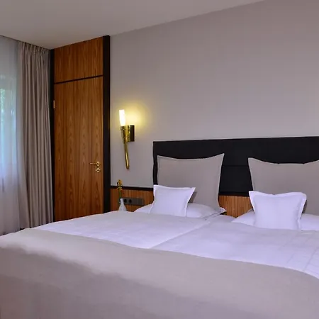 Western Premier Parkhotel Kronsberg Hotel 4*