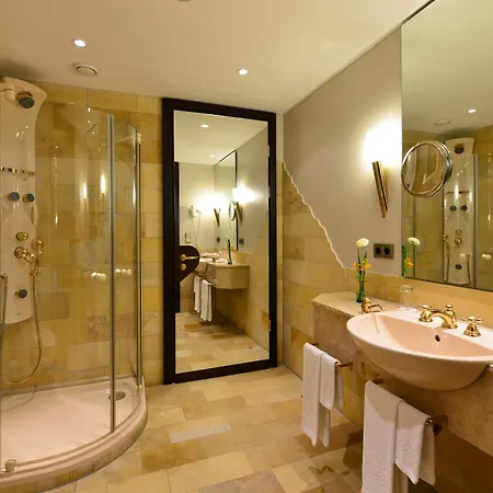 Hotel Western Premier Parkhotel Kronsberg 4*