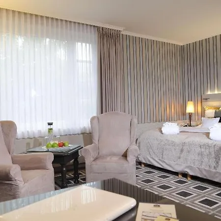 Western Premier Parkhotel Kronsberg Hotel 4*